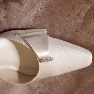 Luxury Boca Crepe/Satin open heel shoes, size 7M, like new in box.